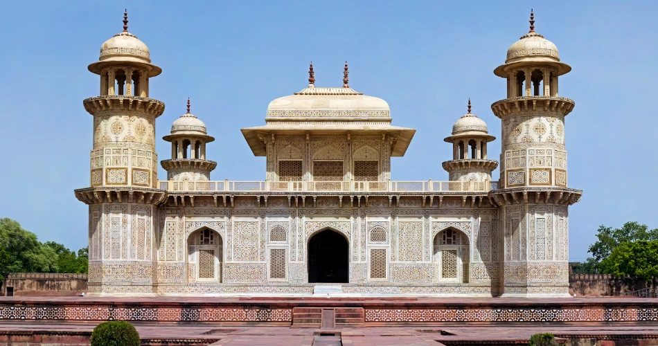 10 Best Attractions in Agra