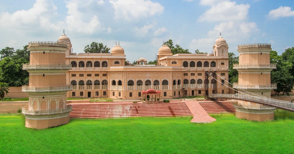 10 Best Attractions in Agra