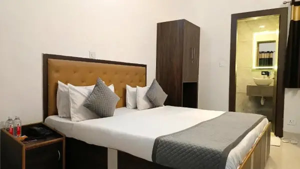 HOTEL SHYAM PALACE INDIA AGRA 8
